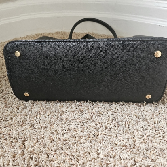 Black and Gold Stud Purse - Picture 5 of 8